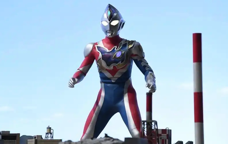 35-ultraman-decker-2022-1