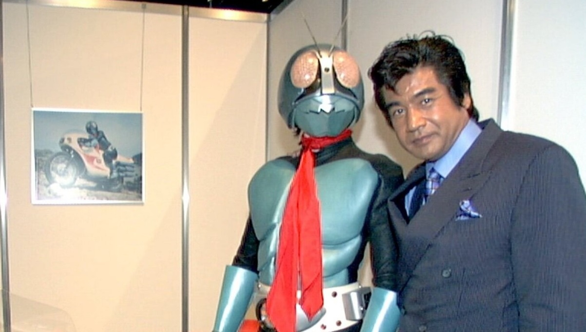 Hiroshi Fujioka reflete sobre o impacto de 'Kamen Rider' e os valores ...