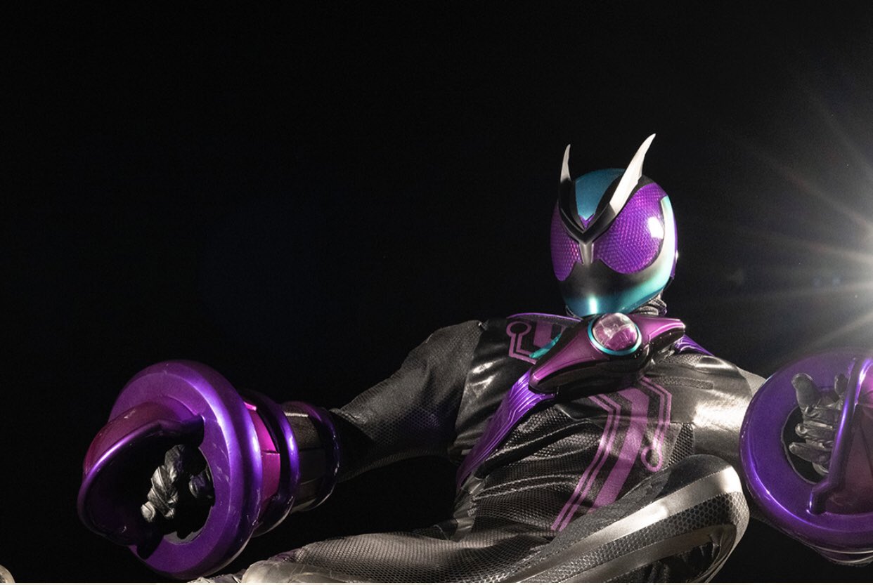 Review: 'Kamen Rider Zeztz' intensifica enigmas e desafia seu